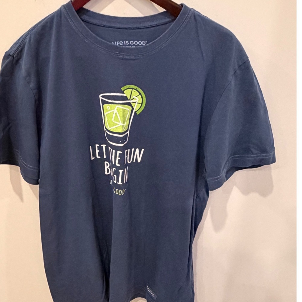 Life Is Good Mens Crusher Tee Navy Blue Let The Fun Be Gin Graphic T-Shirt L‎